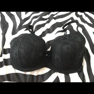 Victoria’s Secret bra 32DDD